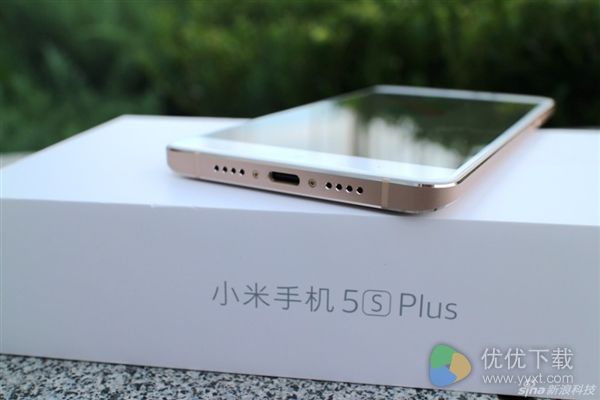 小米5S/5S Plus开箱图赏：金属拉丝抢眼