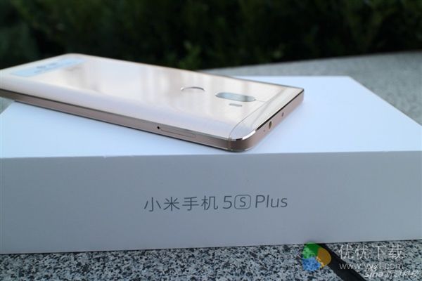 小米5S/5S Plus开箱图赏：金属拉丝抢眼