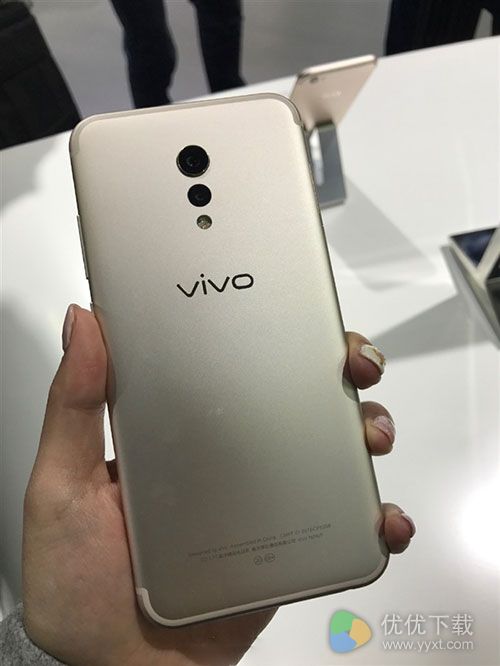 vivo Xplay6真机图 2k四曲面屏幕4